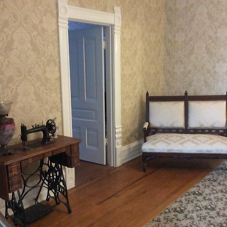 Grand Avenue Bed And Breakfast คาร์เธจ ภายนอก รูปภาพ