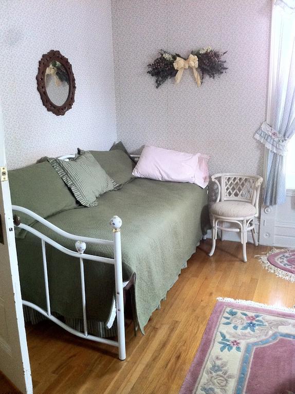 Grand Avenue Bed And Breakfast คาร์เธจ ภายนอก รูปภาพ