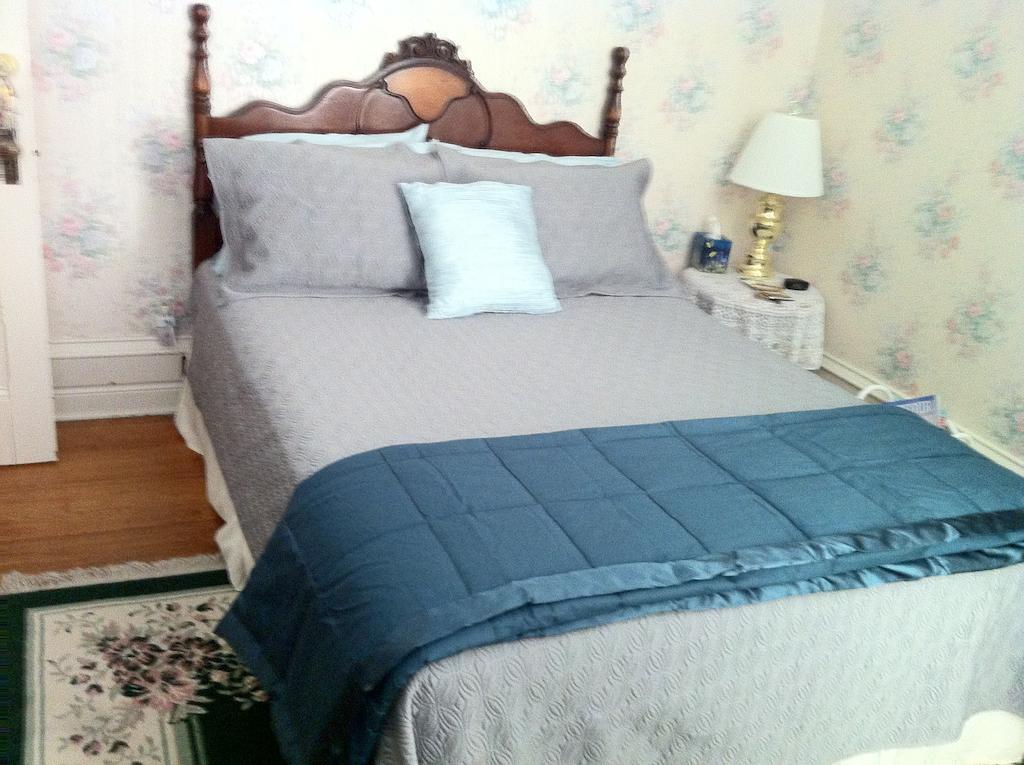 Grand Avenue Bed And Breakfast คาร์เธจ ภายนอก รูปภาพ