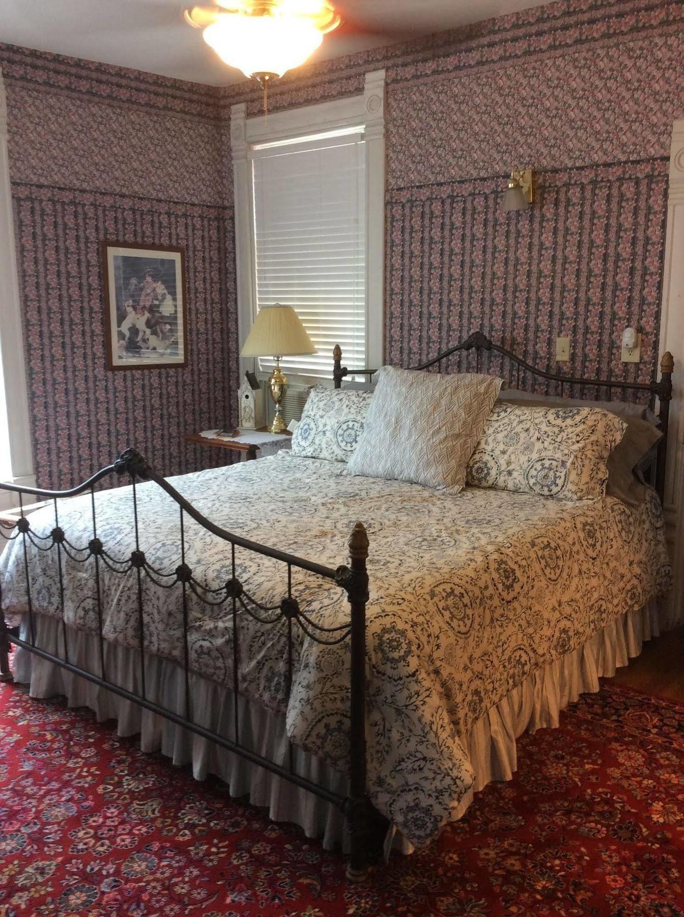 Grand Avenue Bed And Breakfast คาร์เธจ ภายนอก รูปภาพ
